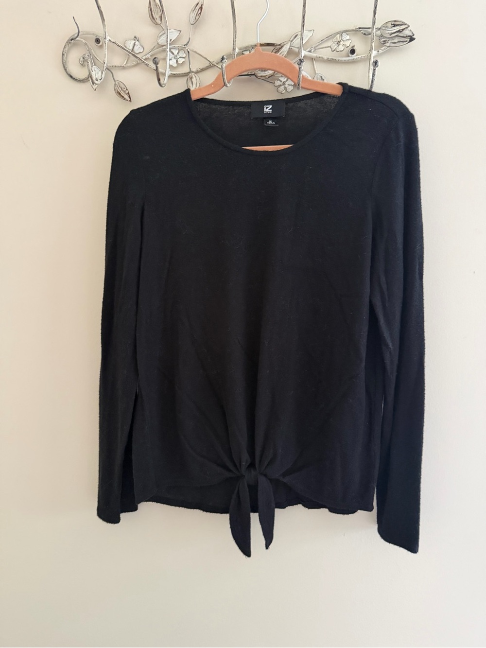 Iz Byer Black Long-Sleeve Tie-Hem Lightweight Sweater